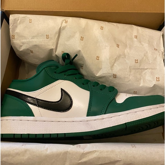 Jordan 1 Low Pine Green 2020 Size 9.5 Men